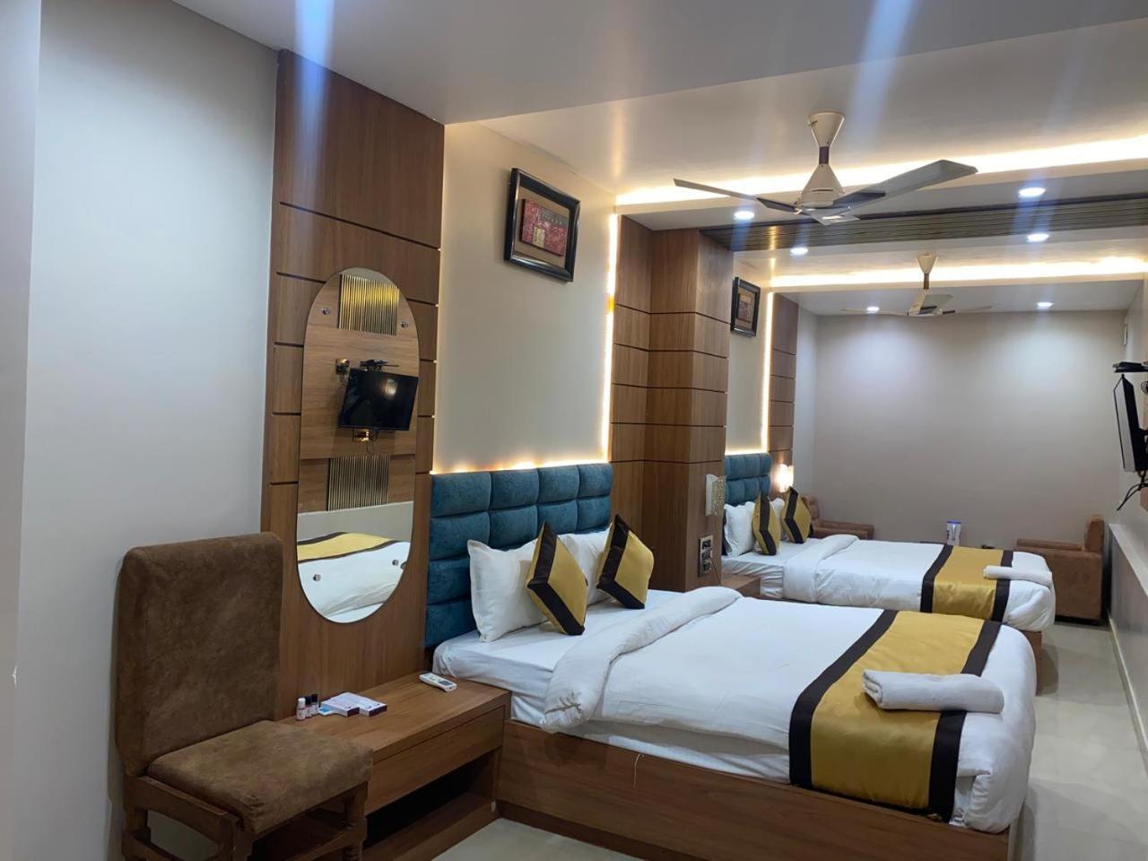 Hotel New Grand Деогар Екстер'єр фото