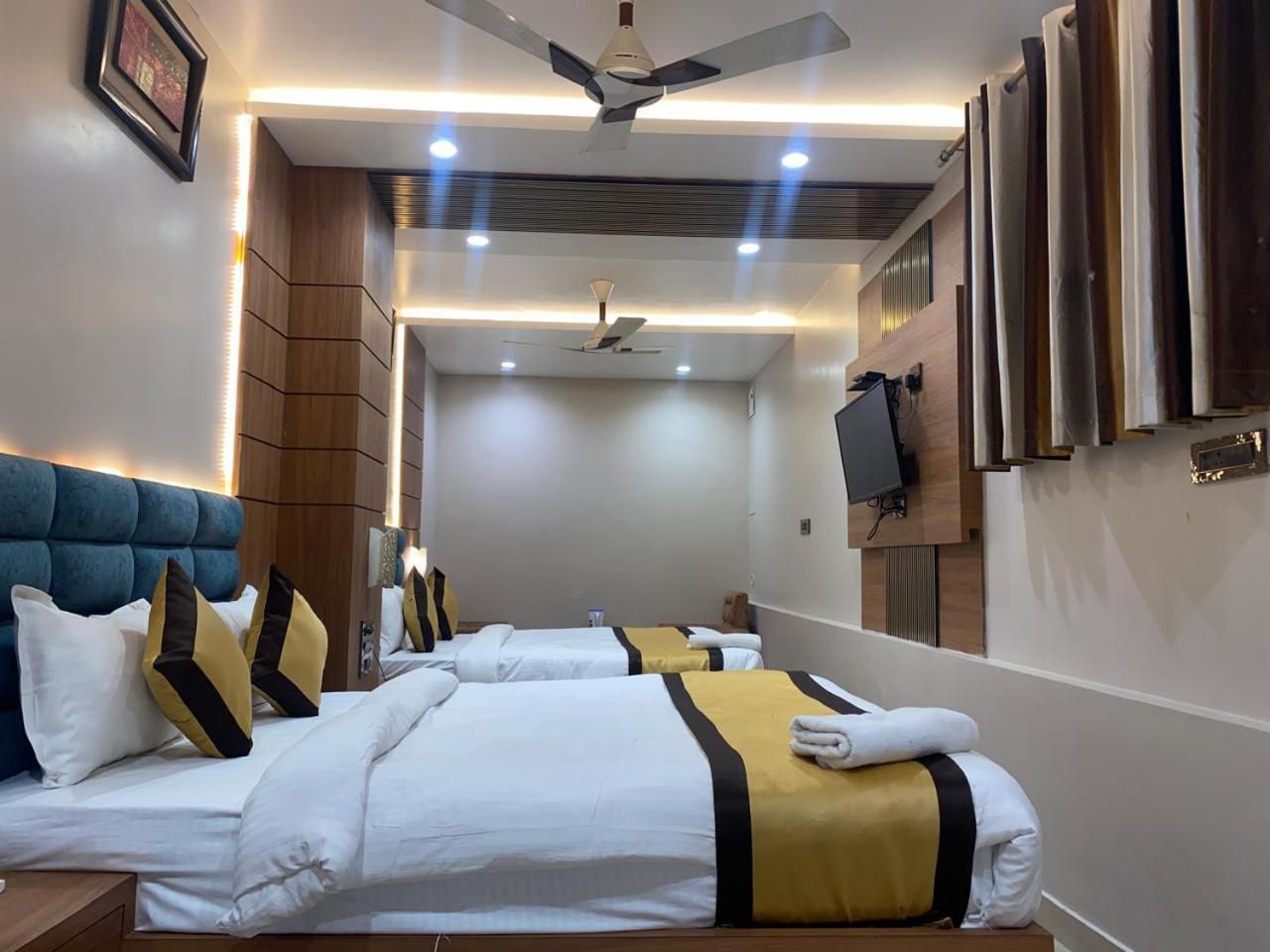 Hotel New Grand Деогар Екстер'єр фото