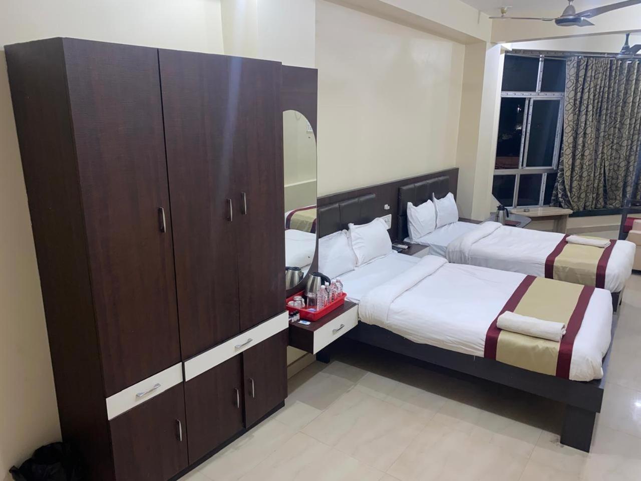 Hotel New Grand Деогар Екстер'єр фото