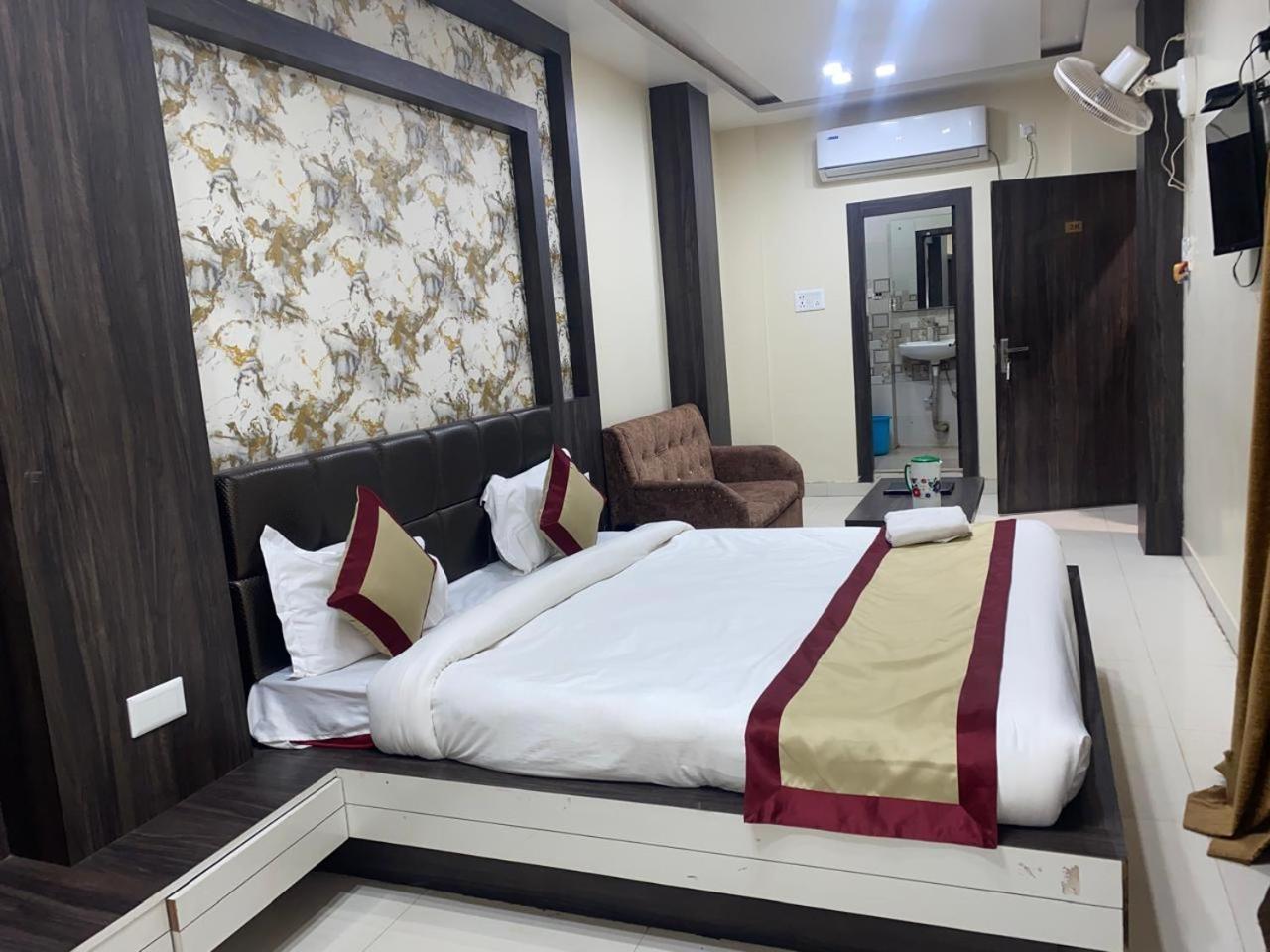 Hotel New Grand Деогар Екстер'єр фото