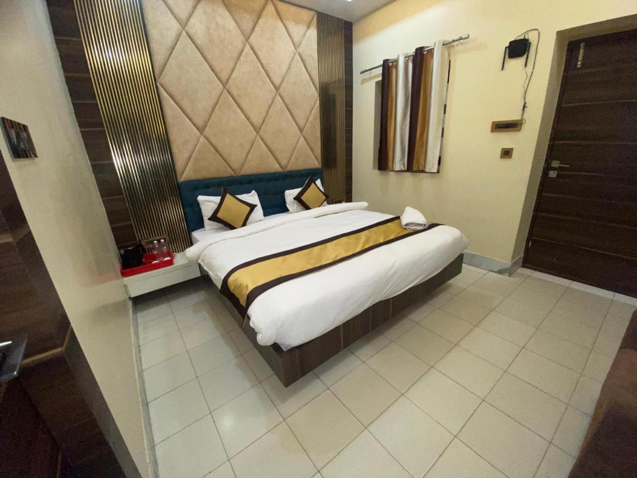 Hotel New Grand Деогар Екстер'єр фото