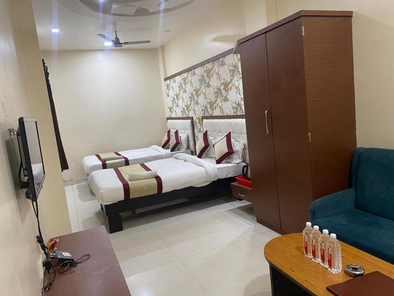 Hotel New Grand Деогар Екстер'єр фото