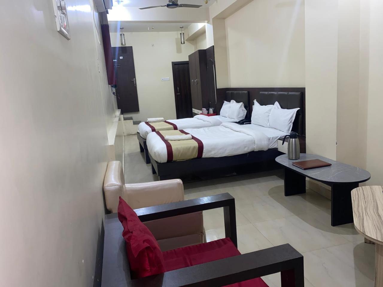 Hotel New Grand Деогар Екстер'єр фото