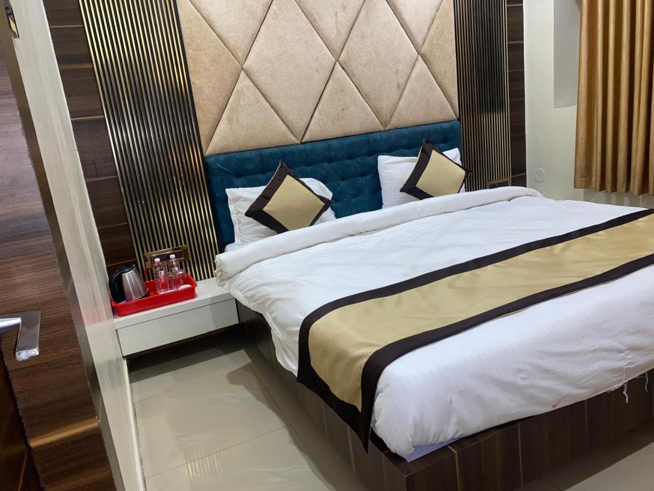 Hotel New Grand Деогар Екстер'єр фото
