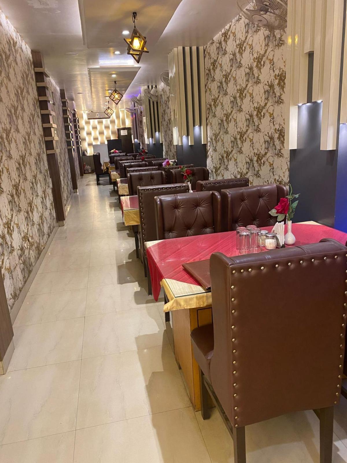 Hotel New Grand Деогар Екстер'єр фото