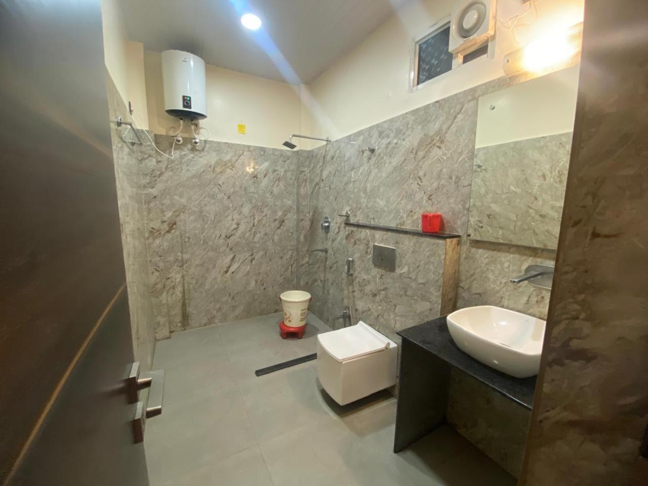 Hotel New Grand Деогар Екстер'єр фото